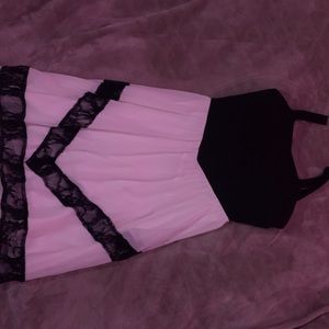 Beautiful tail dress for girls. Never worn!!